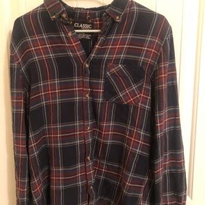 Navy and red plaid flannel button-down classic rugged wear brand size small